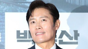 ‘백두산’ 하정우 “이병헌 감성적인 신, 20년 전 ‘투 헤븐’ MV 떠올라”