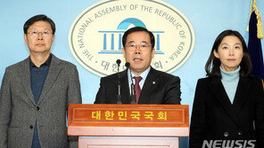 한국당, ‘불공정 보도’ 삼진아웃제…“편파언론 출입금지”