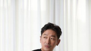 ‘백두산’ 주연 하정우 “이병헌, 뭐 하나 허투루 지나가는 법이 없는 사람”