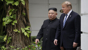 WP “하노이서 ‘김정은 무시’가 트럼프의 최대 실수” 