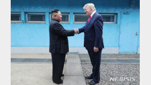 美 전직 관리들 “트럼프, 北 도발해도 ‘화염과 분노’ 회귀 안 할 듯” 