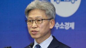 ‘檢도감청 의혹’ 송병기 통화 파일 출처는 ‘송철호 측근 휴대폰’
