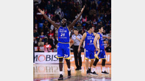 성탄절에 강한 삼성, 4년 연속 SK 꺾었다