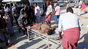 알카에다 조직, 소말리아서 자폭테러 100여명 사망