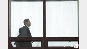 윤석열, 공수처법 통과뒤 첫 입장표명…“헌법정신 따를것”