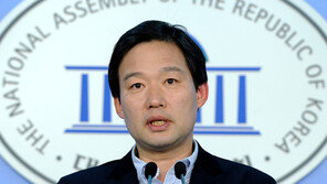 ‘복권’ 신지호, 총선 불출마 선언 “특사혜택 받고 싶지 않아”