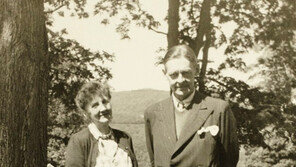 시인 T.S. 엘리엇의 연서 1천여통 60년 만에 공개