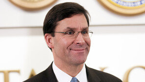 에스퍼 국방 “北 행동에 따라…한미연합훈련 재개할 수도” 경고