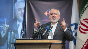 이란 외무장관, 트위터로 트럼프 비난 “광대들 조언 들어”