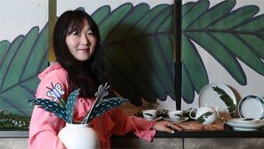 유리… 계단… 車… 그의 눈길이 닿으면 모두 캔버스