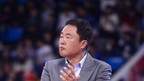 KCC 전창진 감독의 고심 “맞춰야 하는 데 시간은 없고…”