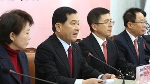한국당, 총선 출격 앞둔 윤건영·고민정 고발…박영선 장관도