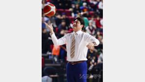 ‘우리 때는 말이야’ 자유투 실력 뽐낸 감독들