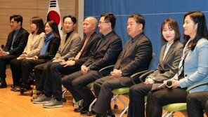 與 ‘적폐청산’ vs 한국 ‘反文 인재’…총선 영입 키워드 보니