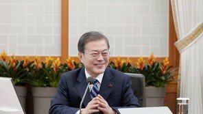 文대통령 “檢개혁 큰 획…통합경찰법·국정원법도 처리돼야”