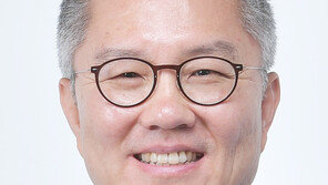 최강욱 “검찰, 기소 쿠데타…윤석열 총장 고발할 것”