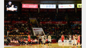 SK-KGC, 32초(24+8)간 코비 추모…KGC는 단독 1위