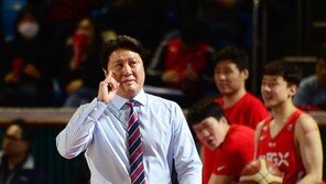 [포토] 문경은 감독 ‘1위 싸움에 진땀’