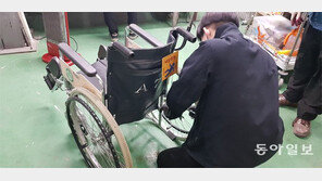 고장난 휠체어 닦고 고치고… “장애인도 병원서 일할 수 있어요”
