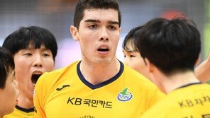‘마테우스 38점’ 프로배구 KB손해보험, 한국전력에 3-2 진땀승