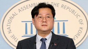 與 “한국당, 위장계열사 ‘미래한국당’ 꼼수…‘떳다방 정치’ 중단하라”