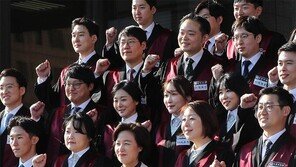 추미애, 신임검사들에 “상명하복 문화 박차고 나가라”