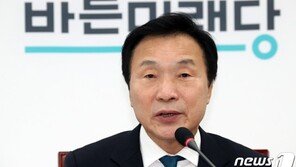 손학규, 대표직 사퇴 요구하는 사무총장·비서실장 ‘해임’
