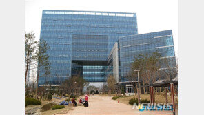 30년간 돌봐준 고모부 때려 숨지게한 남성…법원 “징역 7년”
