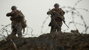 ‘기생충 vs 1917’ 박빙 대결…아카데미 작품상 거머쥘까?