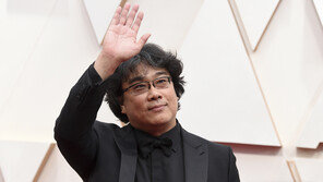 [속보]봉준호 ‘기생충’ 아카데미 각본상 수상…아시아 영화 최초