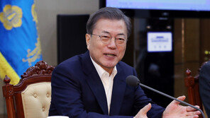 文대통령도 ‘기생충’ 수상 축하 “다음 계획이 궁금하다”