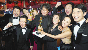 송강호 “봉준호 리얼리즘의 완성” 이선균 “오스카가 선을 넘었다”