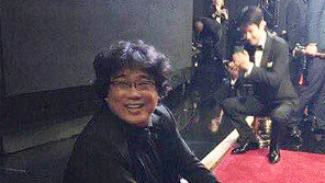 송강호 코피 쏟고 봉준호 인터뷰 500번… 피말린 득표전