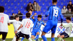 불완전한 출발 울산 현대, 행운의 자책골로 FC도쿄와 1-1 무