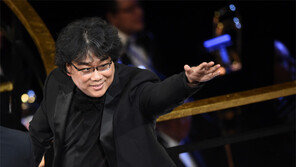 평론가도 팬도 열광… 세계는 지금 ‘#봉하이브’ 신드롬 