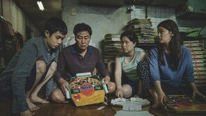 ‘기생충’ 속 피자집 실제 주인 “박스 접는 법 제가 알려줬죠”