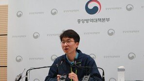 확진자 스쳐지나쳤다면 ‘접촉자’? ‘베테랑’ 역학조사관의 답변은…
