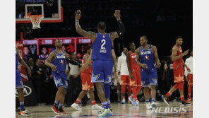 ‘코비 추모’ NBA올스타전…‘팀 르브론’ 승리·MVP 레너드