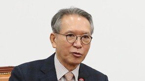 [단독]TK 중진들에 ‘불출마 권유’ 전화 돌린 김형오