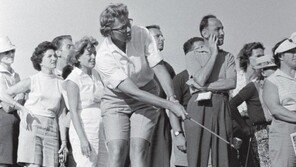 ‘LPGA 통산 82승’ 미키 라이트, 심장마비로 별세…향년 85세