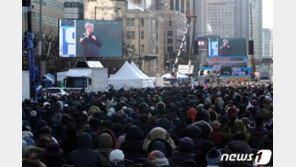 전광훈 “야외감염 1명도 없다”…광화문 집회 이틀째 강행