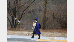[청계천 옆 사진관]코로나19가 바꾼 서울대 졸업식 풍경