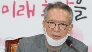김형오 “보좌진 줄일 사람에게 공천장”…통합당 보좌진 반발