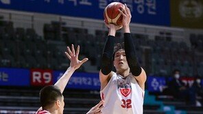 괜찮았던 복귀전 치른 현대모비스 이종현 시즌 내 기량 회복할까