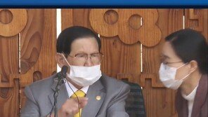 신천지 홈피 통해 ‘이만희 기자회견’ 생중계…몰려든 기자들에 초점