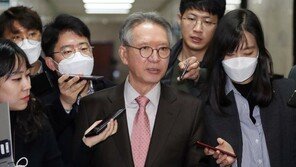 통합당, 정진석·신보라·김진태 본선행…16곳 공천 확정