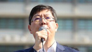 ‘DJ 3남’ 김홍걸, 與 비례 출마 “文정부 평화 메신저 될 것”