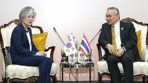 강경화 “태국, 韓 방역신뢰 바탕 합리적 조치 평가”…외교장관 통화