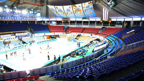 야구·축구·농구·배구 모두 멈췄다…썰렁한 스포츠계