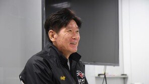 이강철 KT 감독 “5선발 신인 소형준, 1루수 주의깊게 고민”